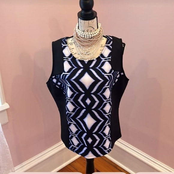 Lane Bryant Tops - ●●SALE●● EUC Lane Bryant Tribal Sleeveless Top  22/24